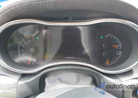 2014 Jeep Grand Cherokee Overland z USA, uszkodzony, nr VIN 1C4RJECTXEC213650